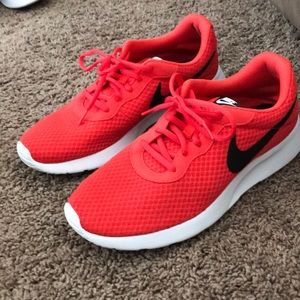 Burnt Red Nike Men’s Tanjun